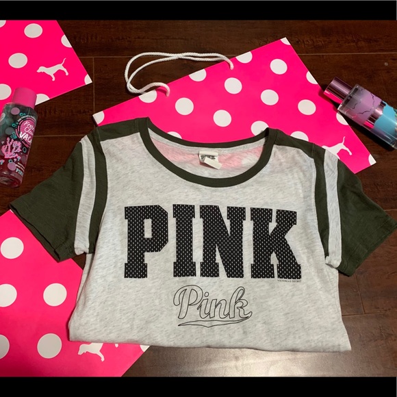 ❌ SOLD ❌ Victoria Secret Tee in army green - Picture 2 of 6